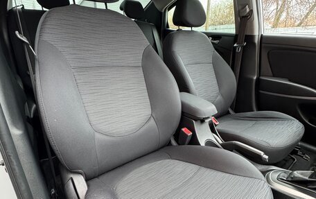 Hyundai Solaris II рестайлинг, 2015 год, 915 000 рублей, 24 фотография