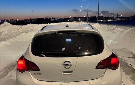 Opel Astra J, 2011 год, 750 000 рублей, 9 фотография