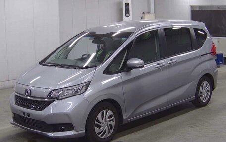 Honda Freed II, 2020 год, 1 600 000 рублей, 31 фотография