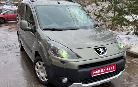 Peugeot Partner II рестайлинг 2, 2010 год, 850 000 рублей, 1 фотография