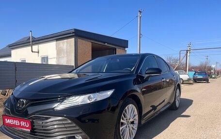 Toyota Camry, 2018 год, 2 650 000 рублей, 1 фотография