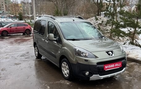 Peugeot Partner II рестайлинг 2, 2010 год, 850 000 рублей, 6 фотография