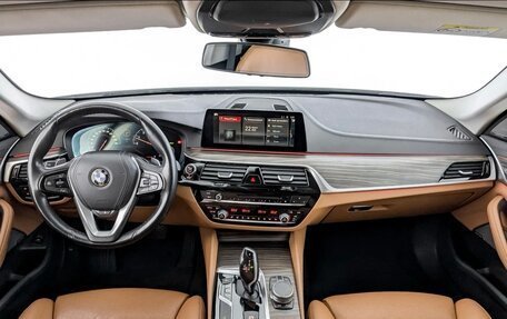 BMW 5 серия, 2019 год, 4 200 000 рублей, 3 фотография