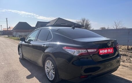 Toyota Camry, 2018 год, 2 650 000 рублей, 3 фотография
