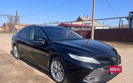 Toyota Camry, 2018 год, 2 650 000 рублей, 6 фотография