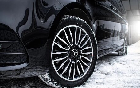 Mercedes-Benz V-Класс, 2018 год, 18 900 000 рублей, 2 фотография