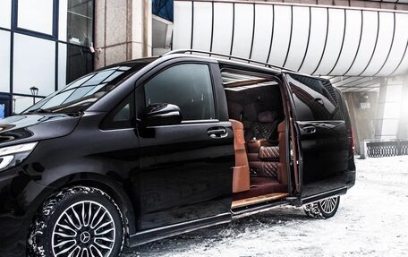 Mercedes-Benz V-Класс, 2018 год, 18 900 000 рублей, 8 фотография