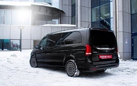 Mercedes-Benz V-Класс, 2018 год, 18 900 000 рублей, 4 фотография