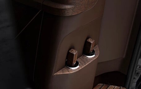 Mercedes-Benz V-Класс, 2018 год, 18 900 000 рублей, 15 фотография