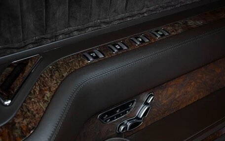 Mercedes-Benz V-Класс, 2018 год, 18 900 000 рублей, 23 фотография