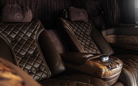 Mercedes-Benz V-Класс, 2018 год, 18 900 000 рублей, 14 фотография