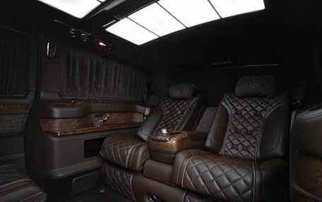 Mercedes-Benz V-Класс, 2018 год, 18 900 000 рублей, 20 фотография