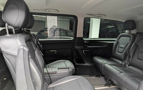 Mercedes-Benz V-Класс, 2019 год, 4 500 000 рублей, 9 фотография