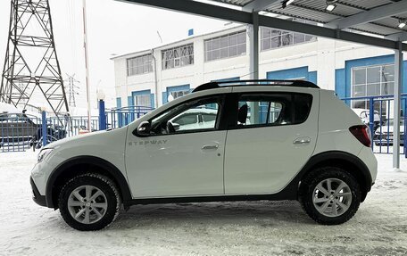 Renault Sandero II рестайлинг, 2020 год, 1 329 000 рублей, 2 фотография