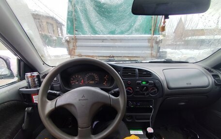 Mitsubishi Colt VI рестайлинг, 2000 год, 120 000 рублей, 7 фотография