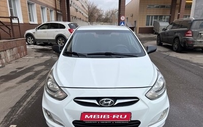 Hyundai Solaris II рестайлинг, 2011 год, 690 000 рублей, 1 фотография