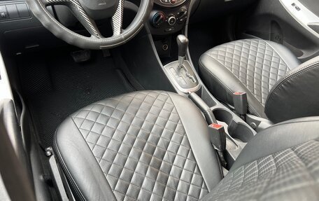 Hyundai Solaris II рестайлинг, 2011 год, 690 000 рублей, 12 фотография