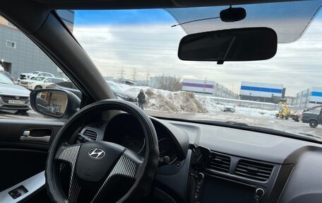 Hyundai Solaris II рестайлинг, 2011 год, 690 000 рублей, 20 фотография