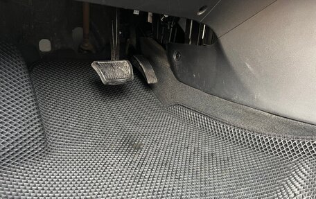 Hyundai Solaris II рестайлинг, 2011 год, 690 000 рублей, 27 фотография