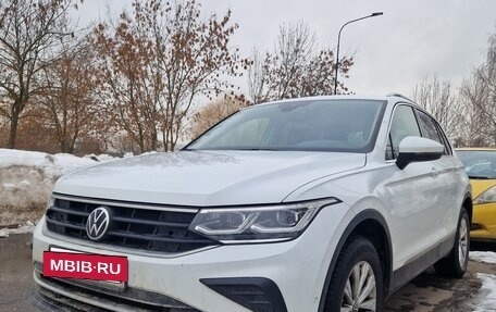 Volkswagen Tiguan II, 2021 год, 3 500 000 рублей, 2 фотография
