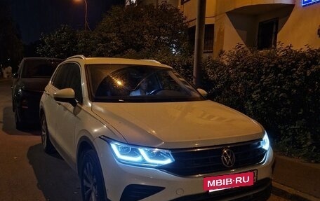 Volkswagen Tiguan II, 2021 год, 3 500 000 рублей, 24 фотография