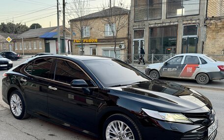Toyota Camry, 2019 год, 2 670 000 рублей, 2 фотография