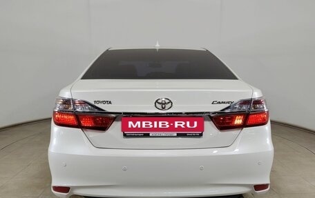 Toyota Camry, 2017 год, 2 110 000 рублей, 6 фотография