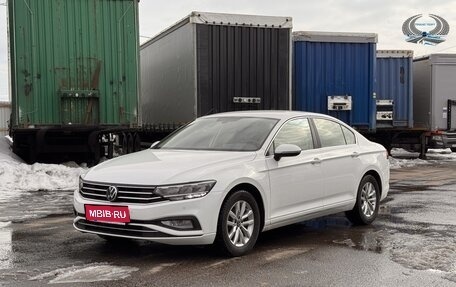 Volkswagen Passat B8 рестайлинг, 2021 год, 2 700 000 рублей, 1 фотография