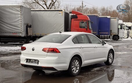 Volkswagen Passat B8 рестайлинг, 2021 год, 2 700 000 рублей, 5 фотография