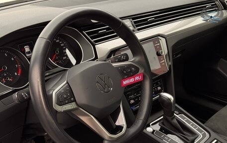 Volkswagen Passat B8 рестайлинг, 2021 год, 2 700 000 рублей, 20 фотография