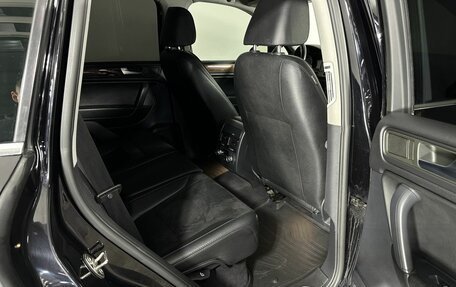 Volkswagen Touareg III, 2011 год, 1 450 000 рублей, 16 фотография