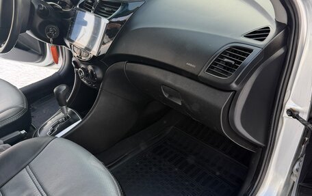 Hyundai Solaris II рестайлинг, 2011 год, 720 000 рублей, 10 фотография