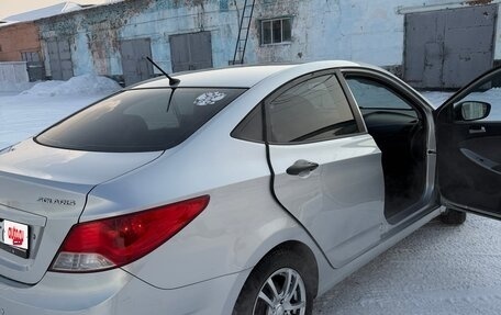 Hyundai Solaris II рестайлинг, 2011 год, 720 000 рублей, 7 фотография