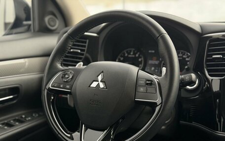 Mitsubishi Outlander III рестайлинг 3, 2021 год, 2 900 000 рублей, 25 фотография