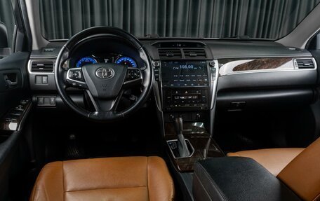 Toyota Camry, 2017 год, 2 519 000 рублей, 6 фотография