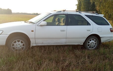 Toyota Camry, 1998 год, 450 000 рублей, 18 фотография