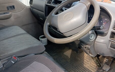 Mazda Bongo IV, 2002 год, 275 000 рублей, 3 фотография