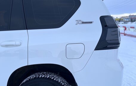 Toyota Land Cruiser Prado 150 рестайлинг 2, 2021 год, 8 100 000 рублей, 4 фотография