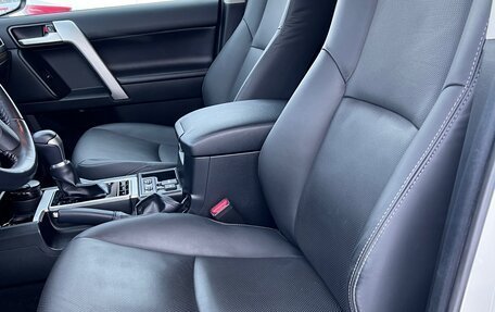 Toyota Land Cruiser Prado 150 рестайлинг 2, 2021 год, 8 100 000 рублей, 9 фотография