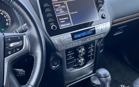 Toyota Land Cruiser Prado 150 рестайлинг 2, 2021 год, 8 100 000 рублей, 17 фотография