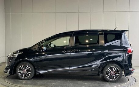 Toyota Sienta II, 2022 год, 1 420 000 рублей, 8 фотография