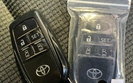 Toyota Sienta II, 2022 год, 1 420 000 рублей, 23 фотография