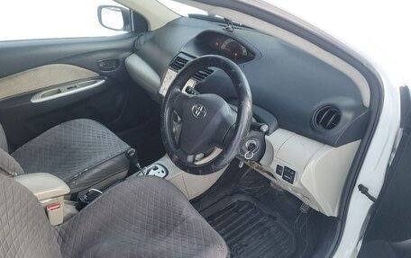 Toyota Belta, 2006 год, 450 000 рублей, 1 фотография