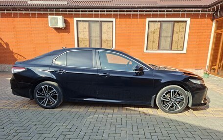 Toyota Camry, 2020 год, 2 450 000 рублей, 4 фотография