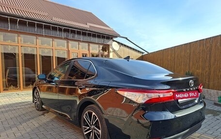 Toyota Camry, 2020 год, 2 450 000 рублей, 2 фотография