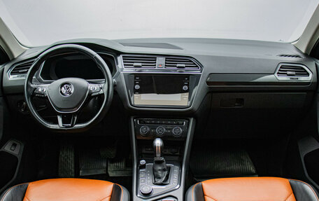 Volkswagen Tiguan II, 2017 год, 2 878 000 рублей, 14 фотография