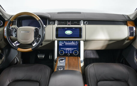 Land Rover Range Rover IV рестайлинг, 2018 год, 5 600 000 рублей, 15 фотография