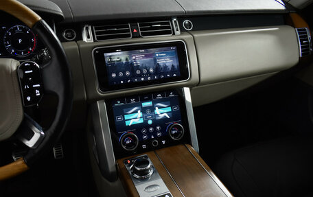 Land Rover Range Rover IV рестайлинг, 2018 год, 5 600 000 рублей, 17 фотография