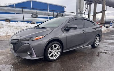 Toyota Prius IV XW50, 2018 год, 1 980 000 рублей, 1 фотография