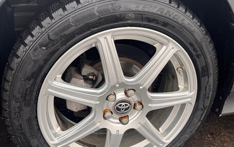 Toyota Prius IV XW50, 2018 год, 1 980 000 рублей, 11 фотография